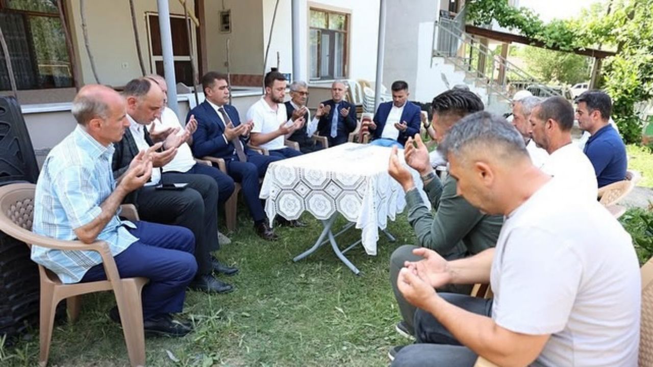 VALİ SELÇUK ASLAN’DAN HASAN KÜÇÜK’ÜN AİLESİNE TAZİYE ZİYARETİ