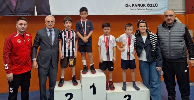 Minderde Kazanan Dostluk Oldu