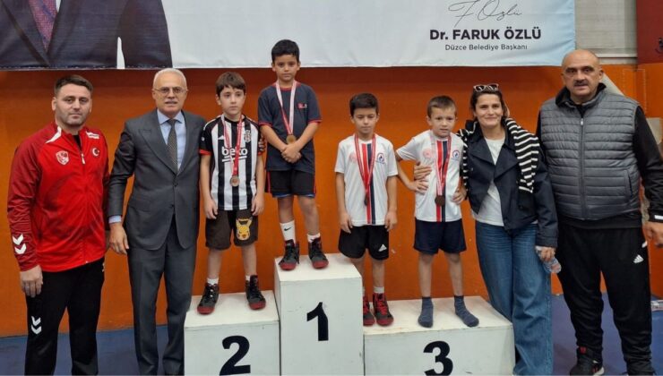 Minderde Kazanan Dostluk Oldu