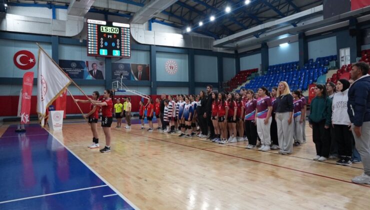 Düzce’de Okul Sporları Açılış Seremonisiyle Start Aldı