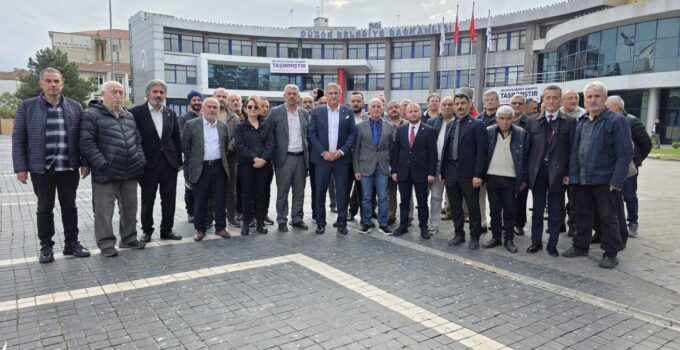 Belediye Binasının Yıkım Kararına Karşı Basın Açıklaması