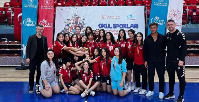 Okul Sporları Hentbol Müsabakaları Tamamlandı