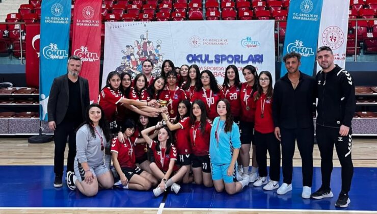 Okul Sporları Hentbol Müsabakaları Tamamlandı