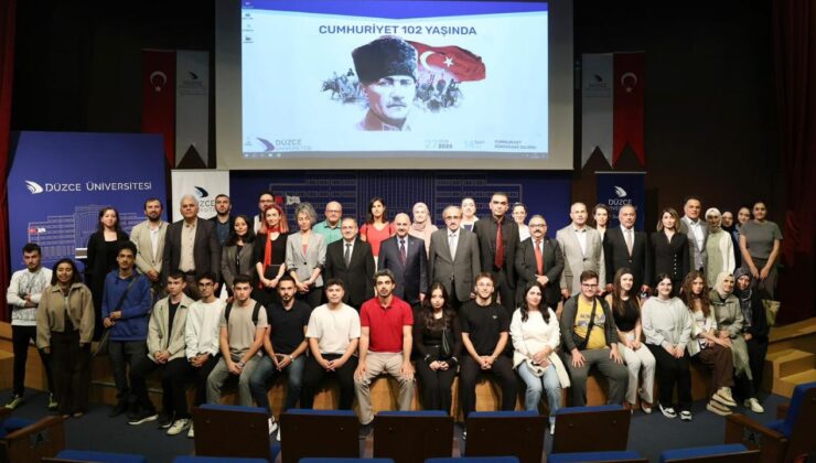 Düzce Üniversitesi’nde ”Cumhuriyet 102 Yaşında” Programı Coşkuyla Gerçekleşti