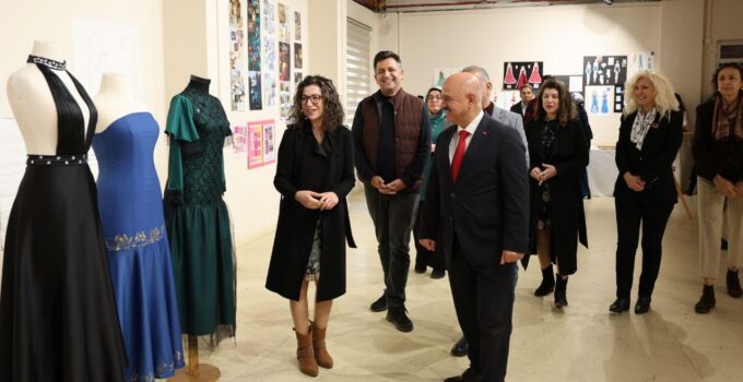 Düzce MYO Moda Tasarımı Programı Öğrencilerinden İlham Veren Sergi ”Tasarımın Genç Yüzleri”