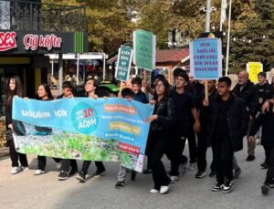Cumayeri’nde Dünya Ruh Sağlığı Günü Farkındalık Yürüyüşü Düzenlendi