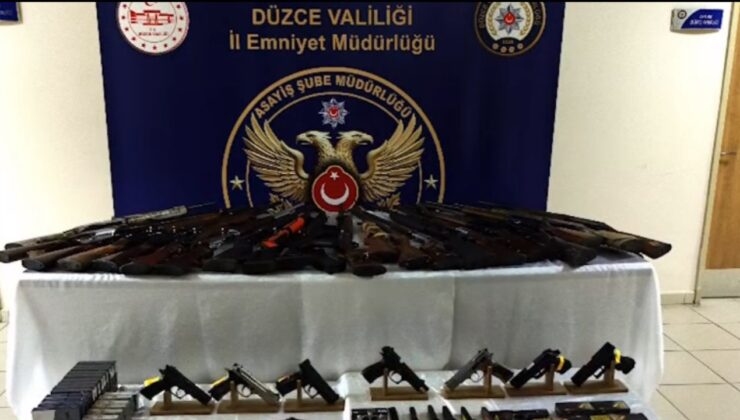Düzce’de Silah Kaçakçılığı Operasyonu; Çok Sayıda Silah ve Mühimmat Ele Geçirildi