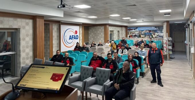 KIZILELMA Arama Kurtarma Ekibi AFAD Eğitimlerini Tamamladı
