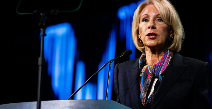 Viyana’daki saldırının ardından Merkel’den dayanışma mesajı