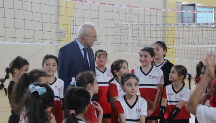 Genç Sporculara Moral, Velilere Teşekkür