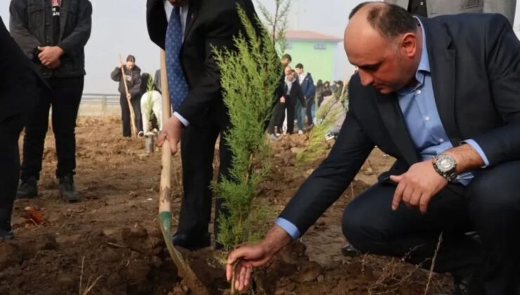 Başkan Fatih Ocak Her Fidan Geleceğe Bir Nefes