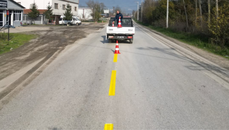 Çilimli’de Düzce Caddesi’nde Yol Çizgileri Yenileniyor