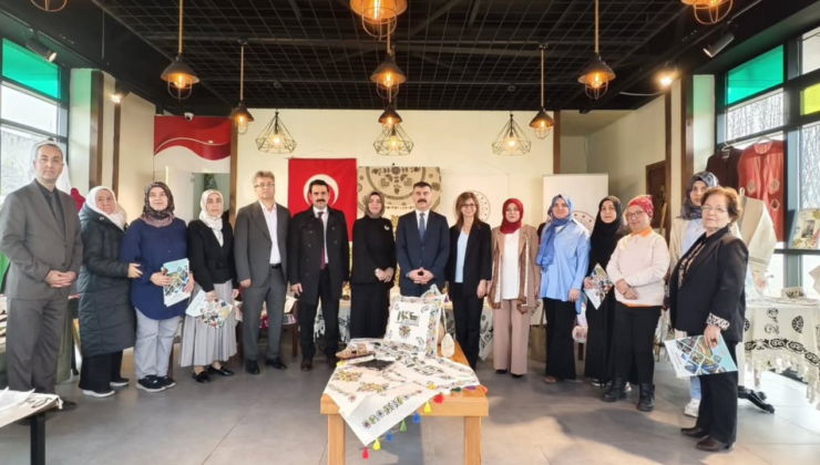 Düzce’de “Ahşap Baskı Yapımı Kurs Sonu Sergisi” Açıldı