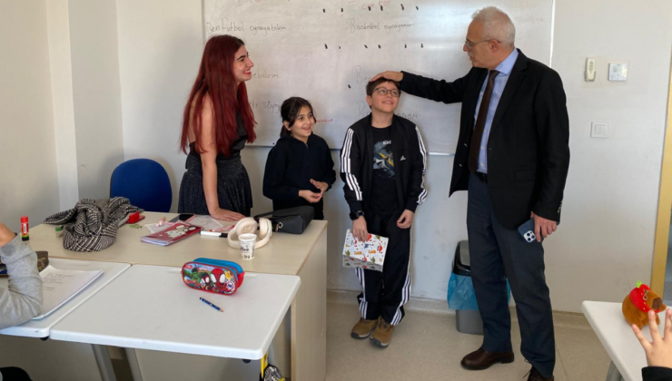 Düzce Gençlik ve Spor İl Müdürü Arslantürk’ten Bahçeşehir Gençlik Merkezi’ne Ziyaret
