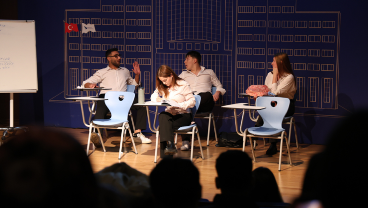 “Öğretmenim, Ne Dersin?” Etkileşimli Drama Gösterisi Gerçekleştirildi