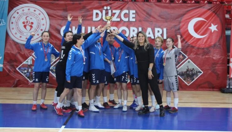 Okul Sporları Genç Kızlar Futsal Müsabakaları Tamamlandı