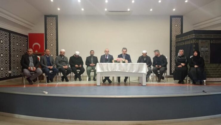 Düzce’de Umreciler Bilgilendirildi: Umre Hazırlık Semineri Düzenlendi