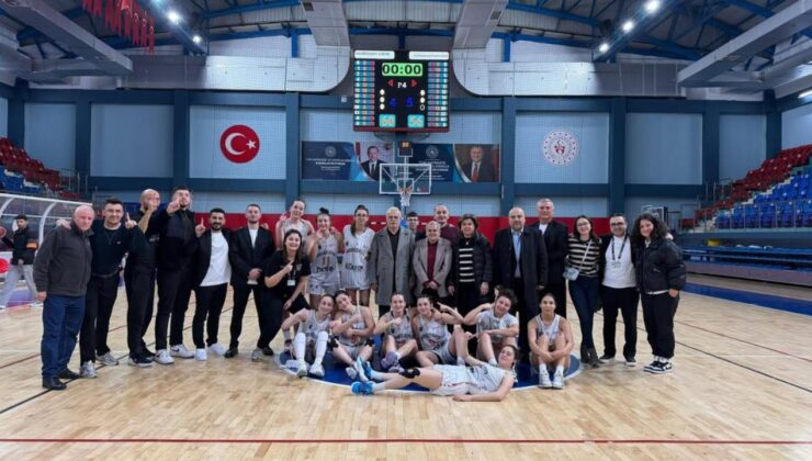 Düzce Parkede Güldü: Arslantürk’ten Kadın Basketbol Takımına Tebrik