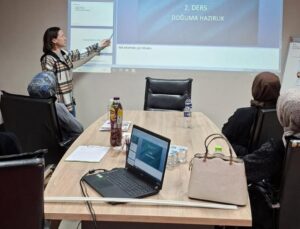 Düzce’de Gebe Okulu Eğitimleri Sürüyor