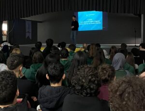 Gençlerin Gelişimine Yönelik Genç Akademisi Eğitimleri Sürüyor