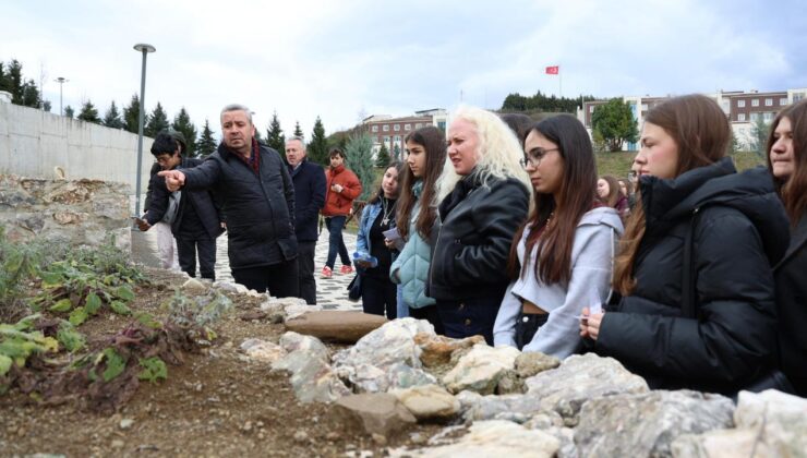Akçakocalı Öğrencilerden Düzce Üniversitesi Botanik Bahçesi’ne Eğitici Ziyaret
