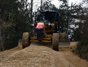 Uğur Köyü’nde Malzemeli Yol Bakım Çalışmaları Başladı