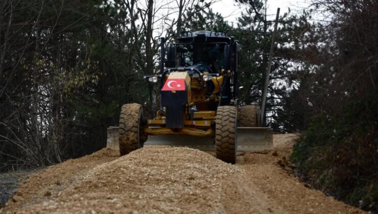 Uğur Köyü’nde Malzemeli Yol Bakım Çalışmaları Başladı