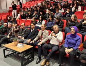 Akçakoca’da Bayrak ve Rozet Takma Töreni Düzenlendi