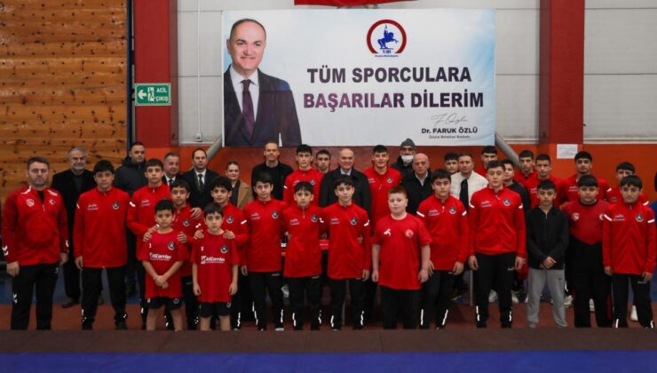 Düzce’nin Genç Sporcularına Malzeme Desteği Sağladı