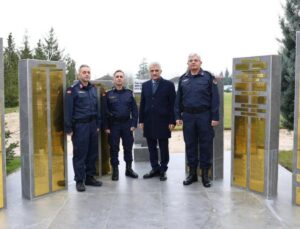 Vali Makas, Jandarma Personelini Sahada Ziyaret Etti