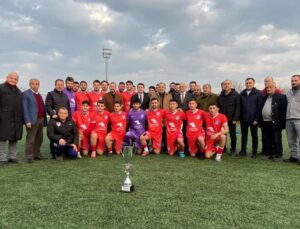 Gölyakaspor Şampiyonluğunu İlan Etti! Kupa Arslantürk’ten