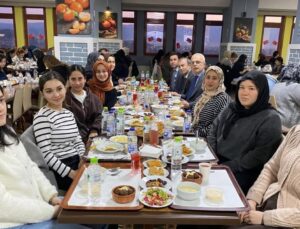 İl Müdürü Arslantürk, Düzce’de İlk Gün İftarında Öğrencilerle Buluştu