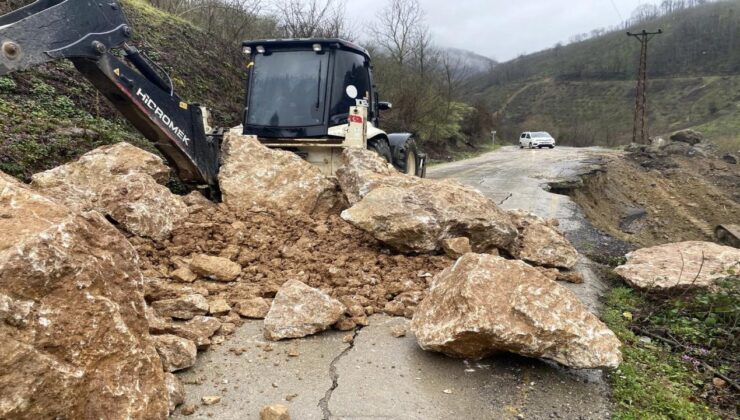 Cumayeri’ndeki Heyelan Bölgesinde Yol Çalışmaları Sürüyor