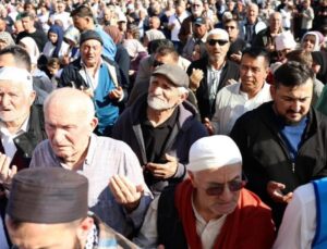 Hacı Adayları Dualarla Kutsal Topraklara Uğurlandı