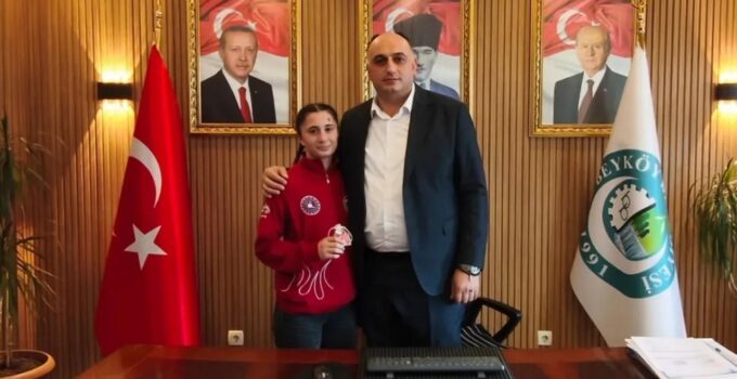 Şampiyon Sporcu Ecrin Sena Seher’den Başkan Ocak’a Ziyaret