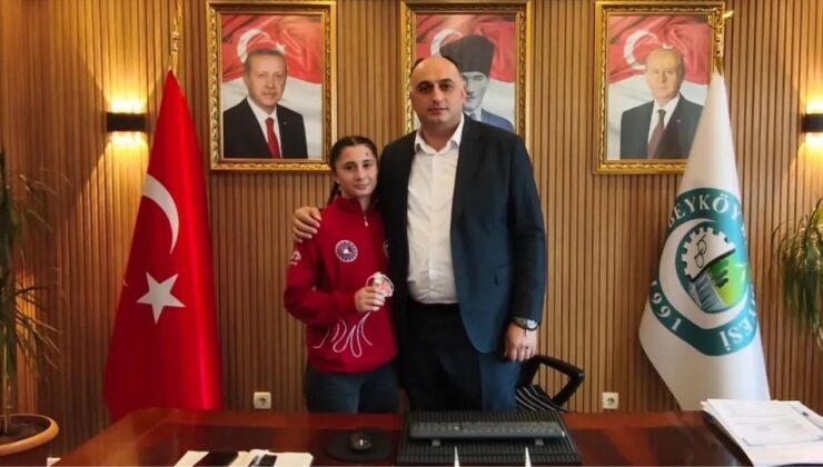 Şampiyon Sporcu Ecrin Sena Seher’den Başkan Ocak’a Ziyaret