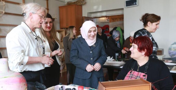 Düzce İl Millî Eğitim Müdürü Gülşen Özer’den Halk Eğitimi Merkezi’ne Ziyaret