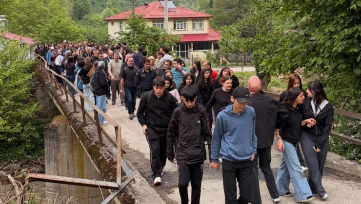 Gölyaka’da Gençlik Haftası Doğa Yürüyüşü Düzenlendi