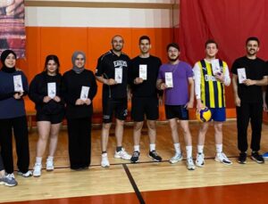 Akçakoca’da Sahada Voleybol, Gündemde Güvenli İnternet