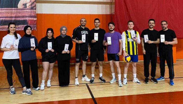 Akçakoca’da Sahada Voleybol, Gündemde Güvenli İnternet