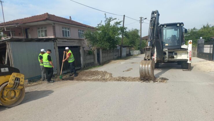 Çilimli Pırpır Köyü’nde Asfalt Yama Çalışmaları Sürüyor