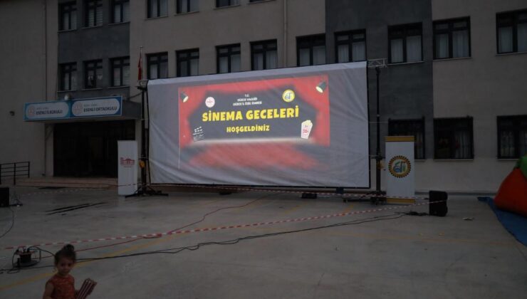 Esenli Köyü’nde Açık Hava Sineması Keyfi