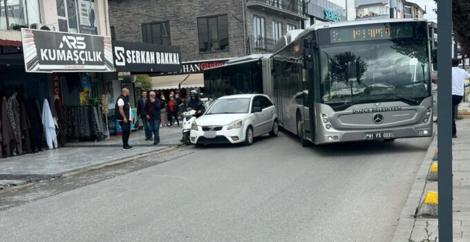 Hatalı Park Trafiği Kilitledi: Belediye Otobüsü Dönüş Yapamadı