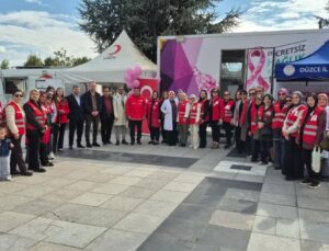 Düzce’de Erken Teşhis İçin Anlamlı Etkinlik! 81 Pembe Balon Gökyüzüne Bırakıldı