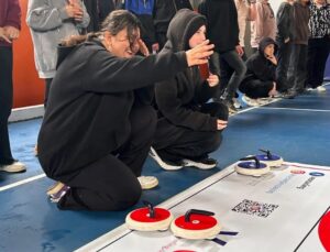 Yığılca’da Öğrenciler Floor Curling ile Eğlenceli Anlar Yaşadı