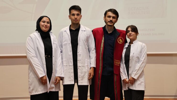 Düzce Üniversitesi’nde Beyaz Önlük Heyecanı: Geleceğin Eczacıları Mesleğe İlk Adımı Attı
