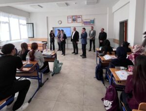 Çilimli Kaymakamı Altıntaş ve Başkan Yıldız Öğrencilerle Buluştu