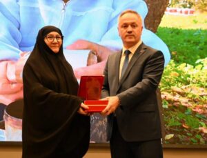 Düzceli Emine Kazancı Arıcılıktaki Başarısıyla Ödül Kazandı