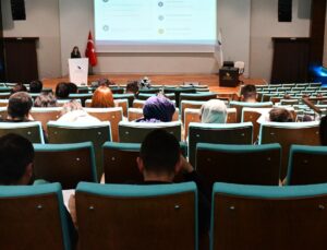 Düzce Üniversitesi’nde Güvenli Çalışma İçin Eğitimler Sürüyor